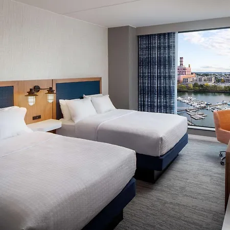 Hampton By Hilton At The Seaport District Hotel Boston