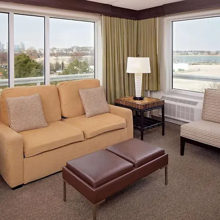 Hotel Doubletree By Hilton Bayside Boston