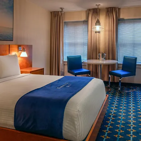 Harborside 3*