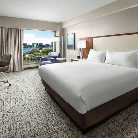 Hotel Hilton Logan Airport 4*