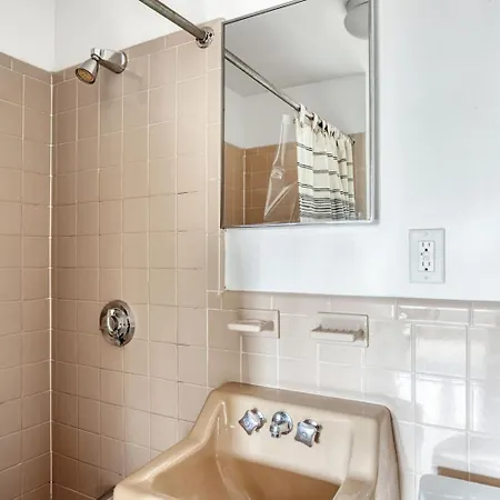 Back Bay 1br W Wd Nr Newbury St Bos-725