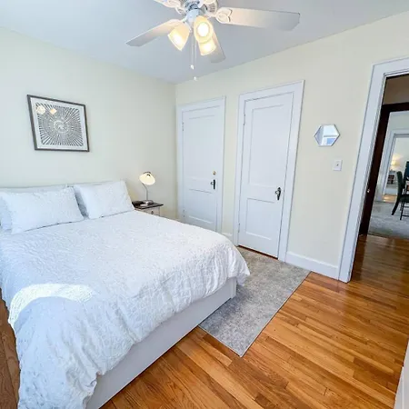 Spacious 3 Bed, In Unit Laundry, Free Prkng Boston