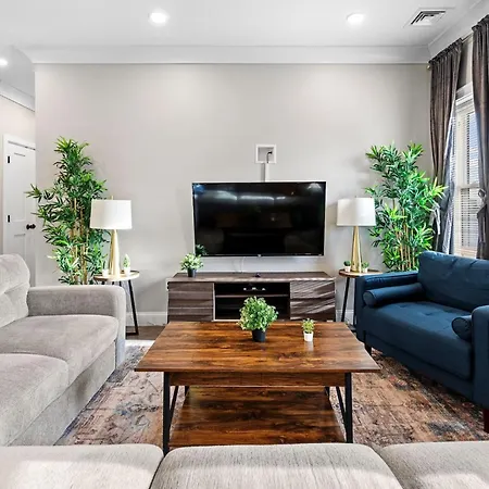 Spacious Fully Furnished By Logan Airport Apartment *