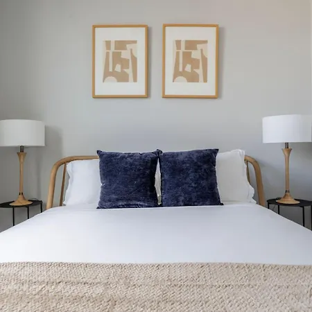 Brighton 2br W Gym Wd Near Green Line Stop Bos-983 Apartment Boston