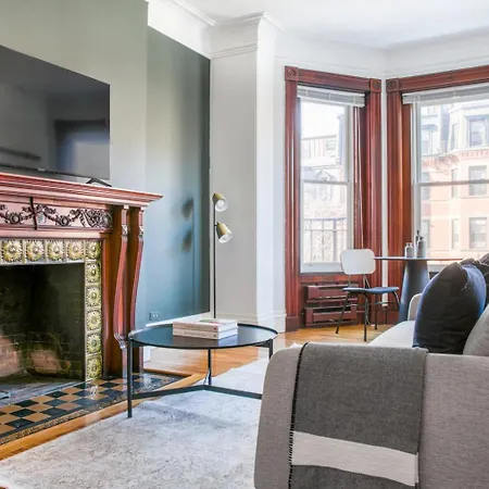 On Newbury W A Shopping Dining Bos-600 Apartment *