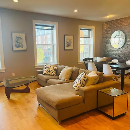 Apartment North End Harbor View Condo. Free Parking *