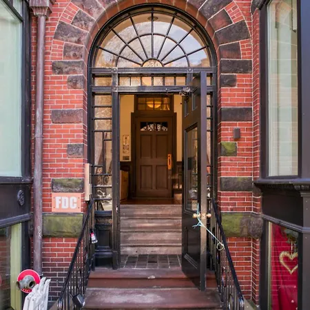 On Newbury W A Shopping Dining Bos-600 Apartment *