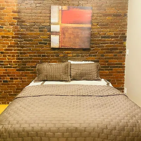 Apartment North End Harbor View Condo. Free Parking *