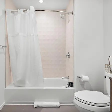 Vip Quarters By Orchard Group *