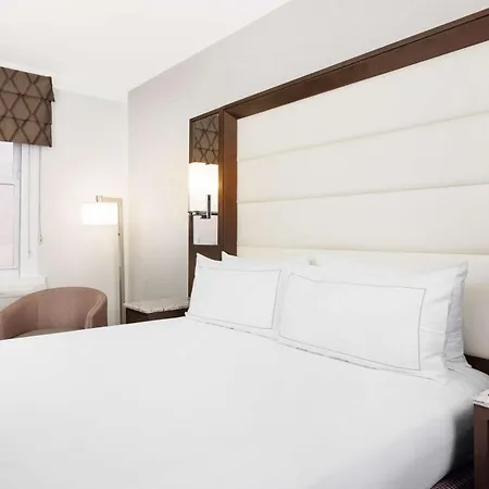 Hilton Park Plaza Hotel