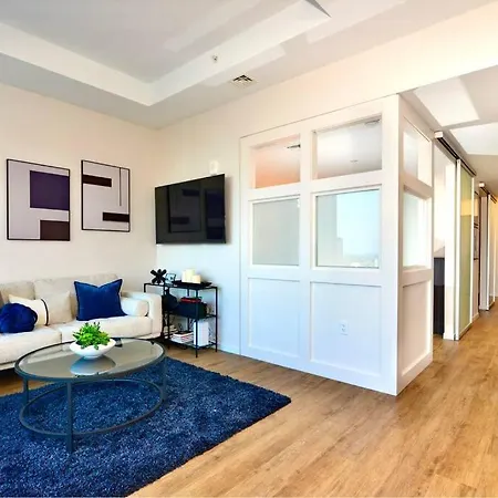 Apartment Modern Seaport Oasis *