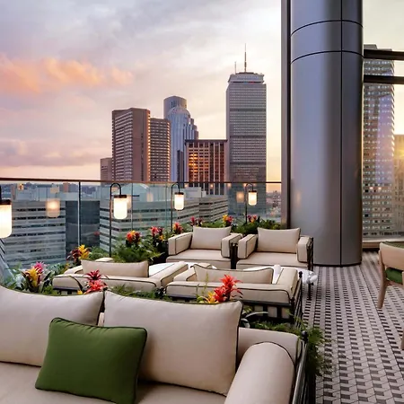 West End Penthouse Edition Apartment *