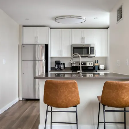 East Cambridge 1br W Gym Wd Near T Stop Bos-961 *