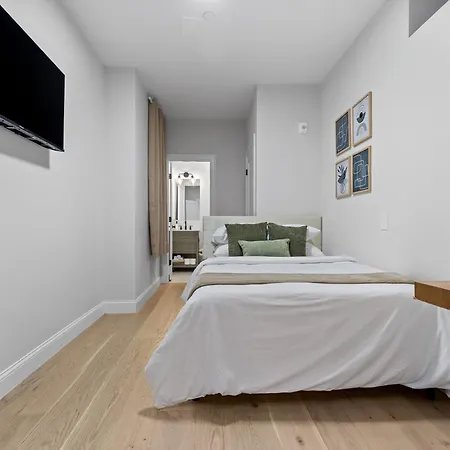Apartment 5br 3bath 6beds Boston