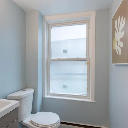 3 Bed 1 Bath In Historic Building *