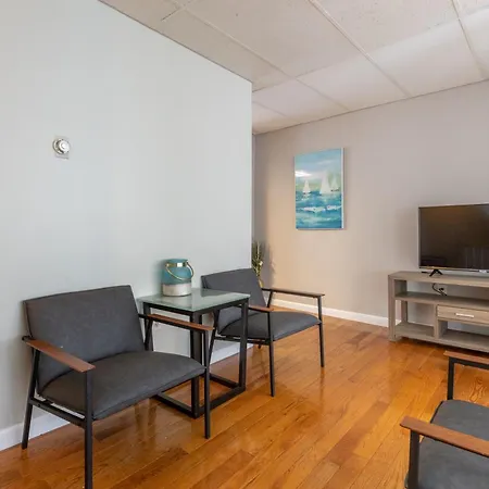 3 Bed 1 Bath In Historic Building
