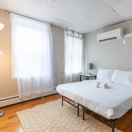 3 Bed 1 Bath In Historic Building