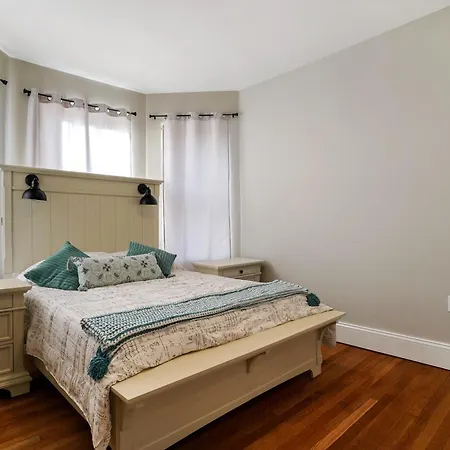 Apartment Elegant Two Bundle In Brookline Shared Apt