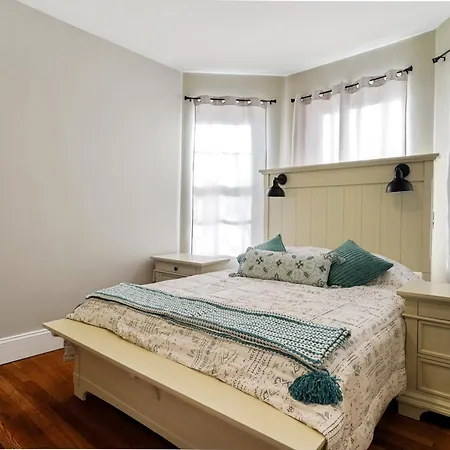 Apartment Elegant Two Bundle In Brookline Shared Apt *