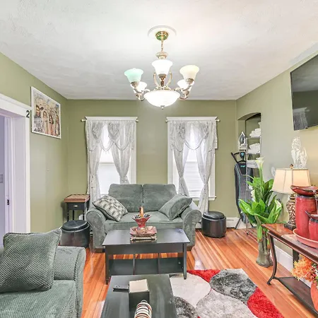 Vacation About 4 Mi To Fenway Park! Apartment Boston