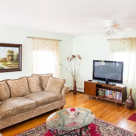 Apartment Modern Beautiful Apartment-5 Beds-full Kitchen-parking-super Clean-great For Groups Boston
