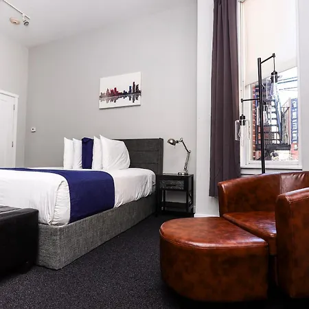 Large Stylish Newbury Street W/ Kitchen * Boston