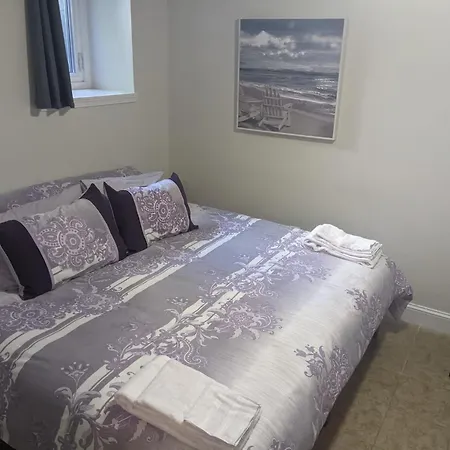 Apartment Brighton Sleeps 3 - Steps To Bus Line
