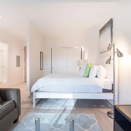 Global Luxury Downtown Apartment Boston