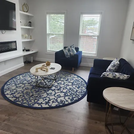 Apartment At Humboldt Ave *