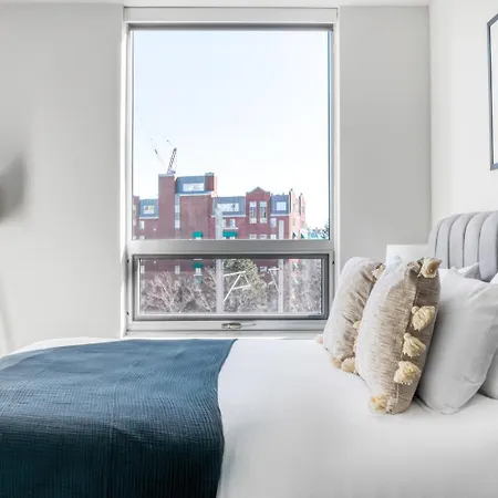 Cambridge 1br W Modern Finishes Bos-584