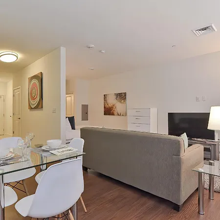 Global Luxury East Apartment
