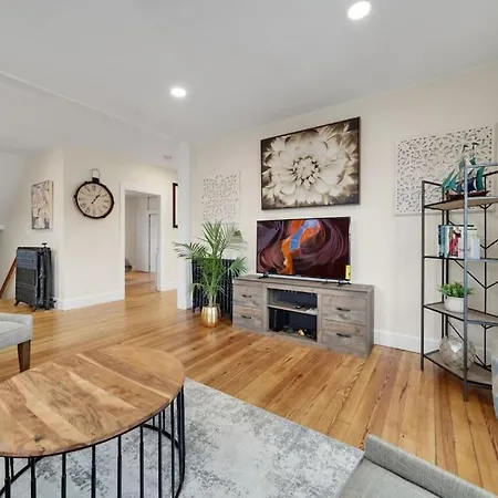 Apartment 5br 2bh Bright & Spacious In Brighton Boston
