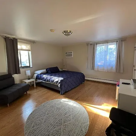 Homestay Private In A Grand House Boston