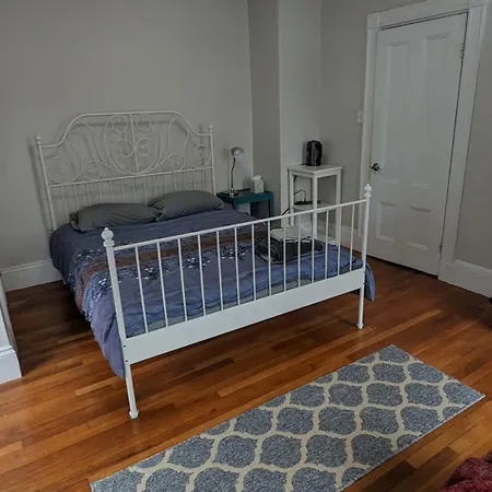 Private In A Grand House Homestay