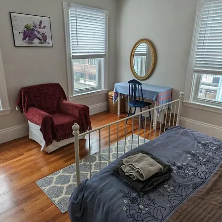 Homestay Private In A Grand House Boston