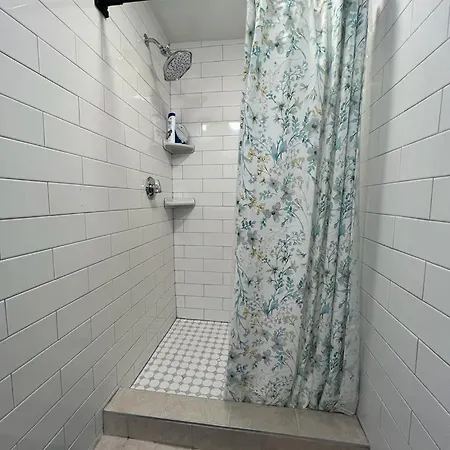 Homestay Private In A Grand House Boston