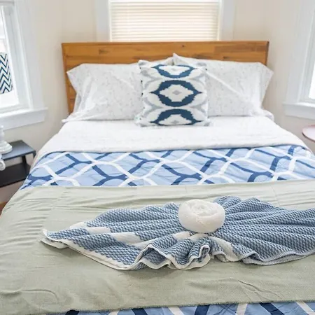 Bright & Spacious 4Br & 2Ba Boston Apt - Bathtub, Free Parking Near Red Line 802 Apartment *