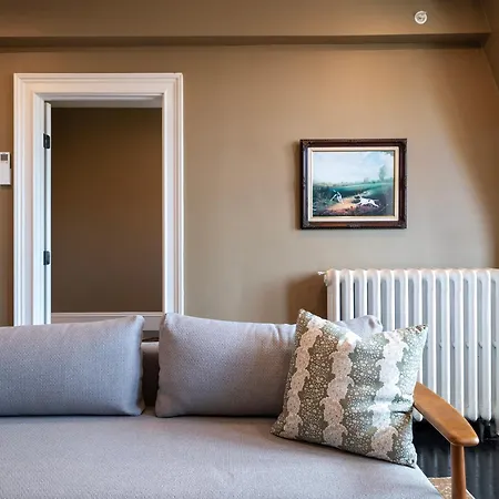 The Chester Apartment *
