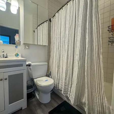 Expansive Back Bay Loft, Sleeps 4, 1b1b Apartment *