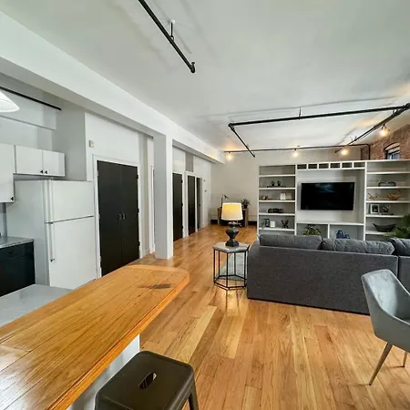 Sunny & Spacious Back Bay * Boston