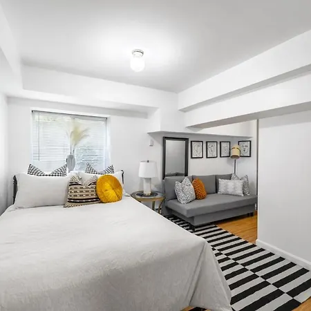 Modern 2 Bed Apt Mins To Fenway 5 Min To Train Apartment Boston