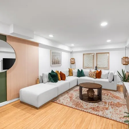 Modern 2 Bed Apt Mins To Fenway 5 Min To Train *