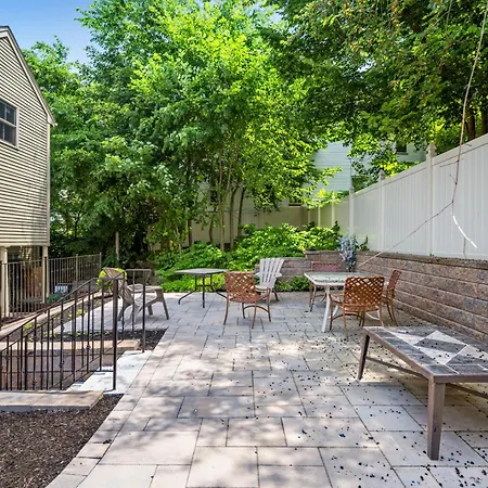 Modern 2 Bed Apt Mins To Fenway 5 Min To Train Apartment Boston