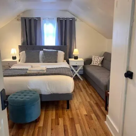 Apartment Spacious 4br Near Subway, Sleeps 8per Easy Access To Downtown *