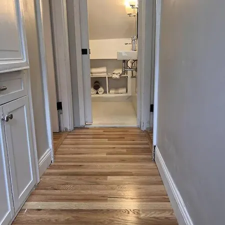 Spacious 4br Near Subway, Sleeps 8per Easy Access To Downtown *