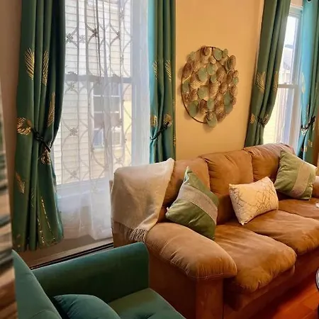 Spacious 4br Near Subway, Sleeps 8per Easy Access To Downtown * Boston