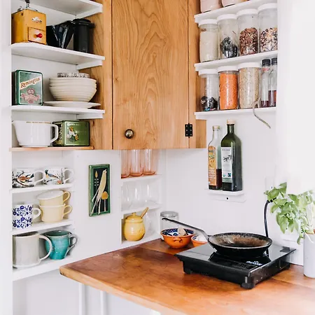 Homestay In Near Train Station * Boston