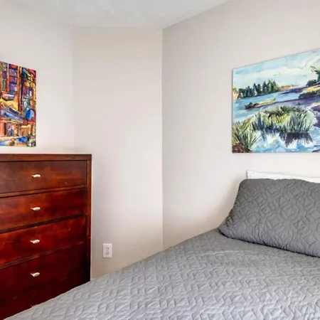 Spacious In North End