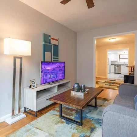 Entire Near Wharf Apartment *