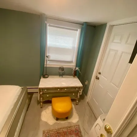 Comfy And Chic Apartment! Free Parking Apartment *